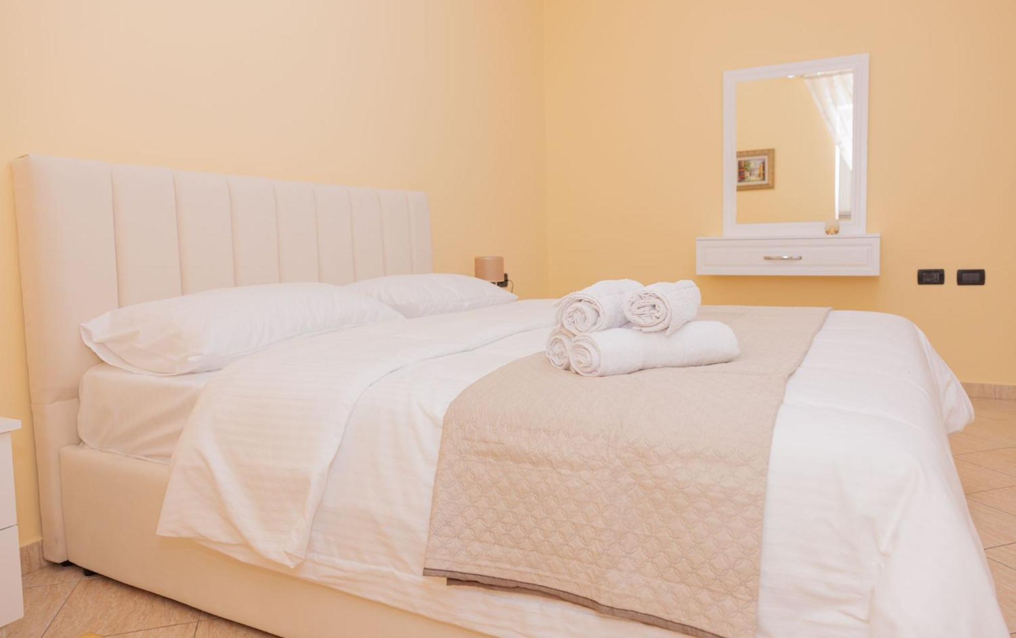 Heart Of Tirana Villa Екстер'єр фото